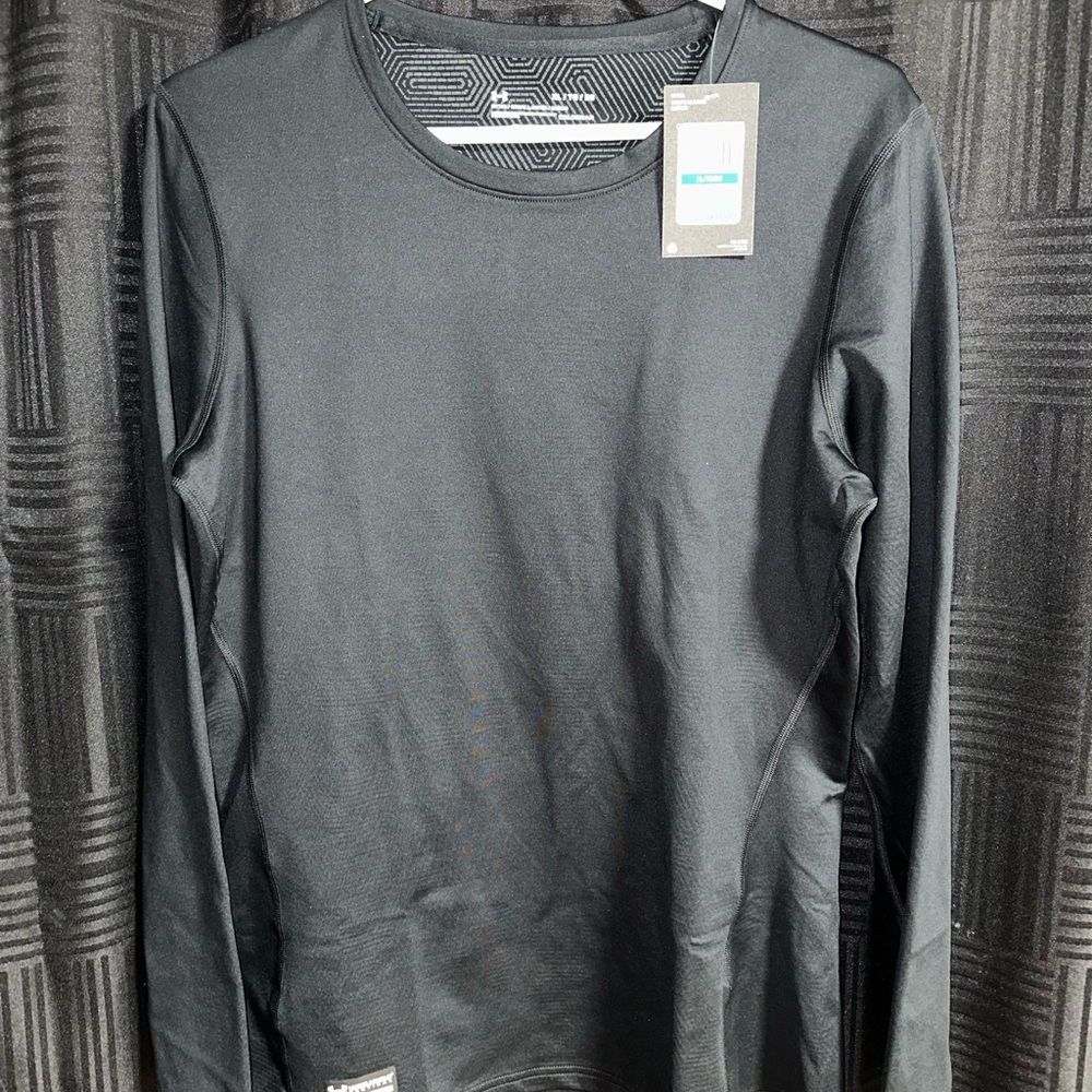 Under Armour Black Long Sleeve Tee